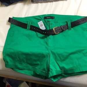 torrid // nwt green cuffed shorts w/ belt